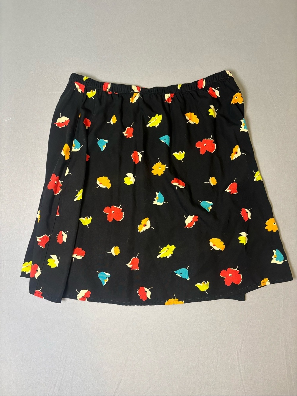 Fun Vibrant Floral Print Black Eddie Bauer Skirt Size Medium - Picture 2 of 6